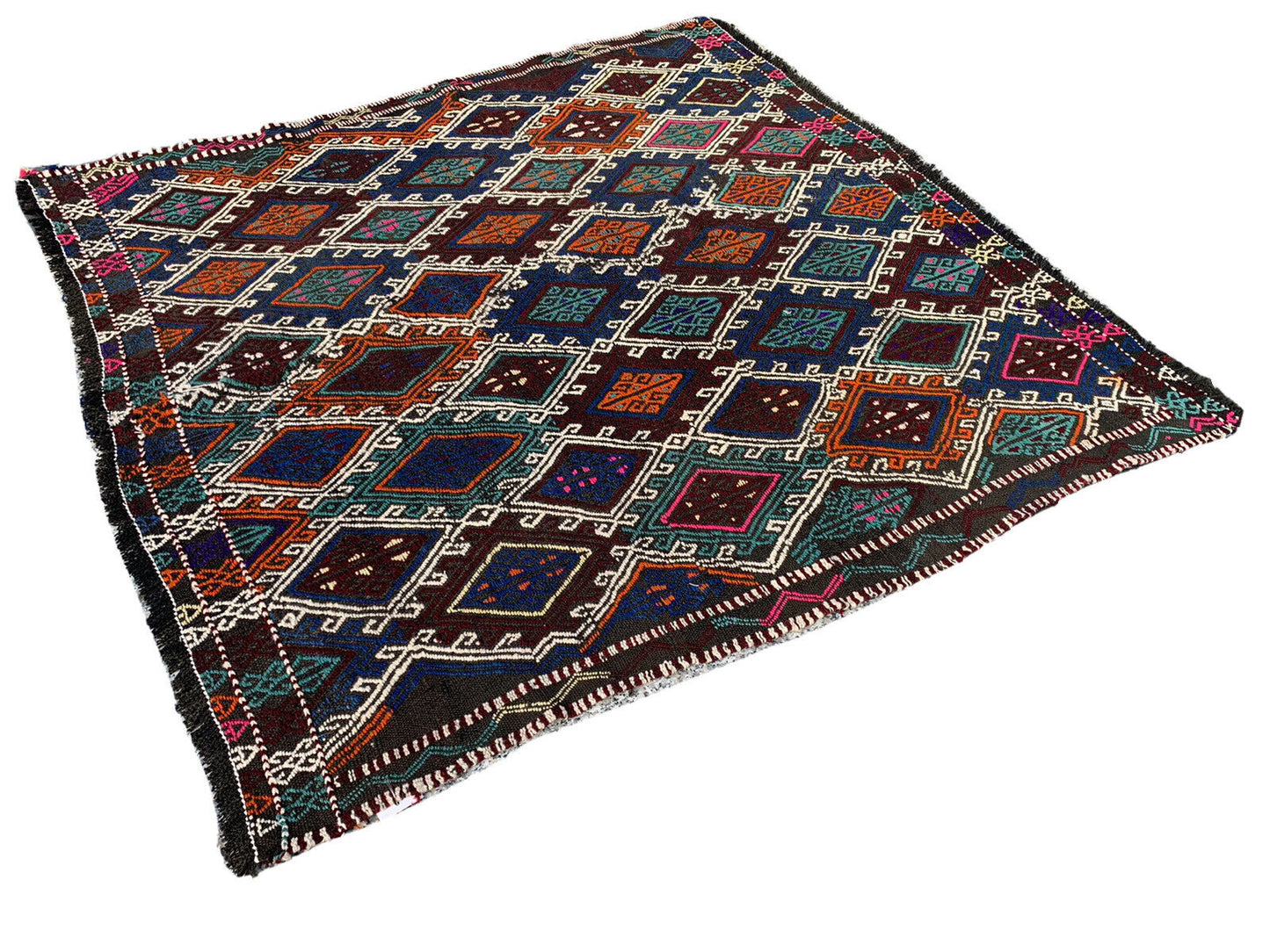 Traditional Turkish Kilim Carpet, Vintage Wool Country Kilim 147X147 Cm