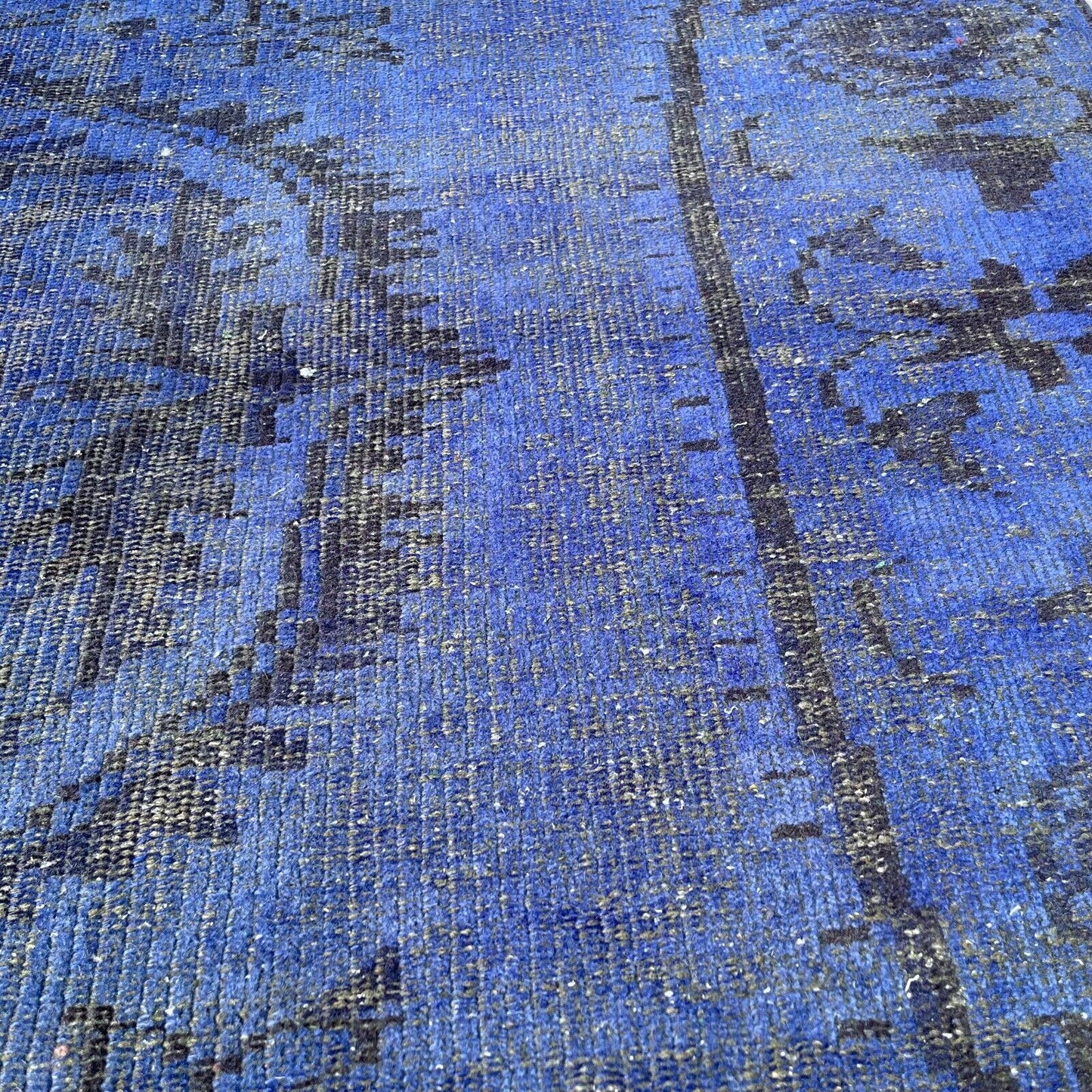 Distressed Overdyed Türkischer Teppich Läufer 253 x 73 cm Vintage Teppich Läufer