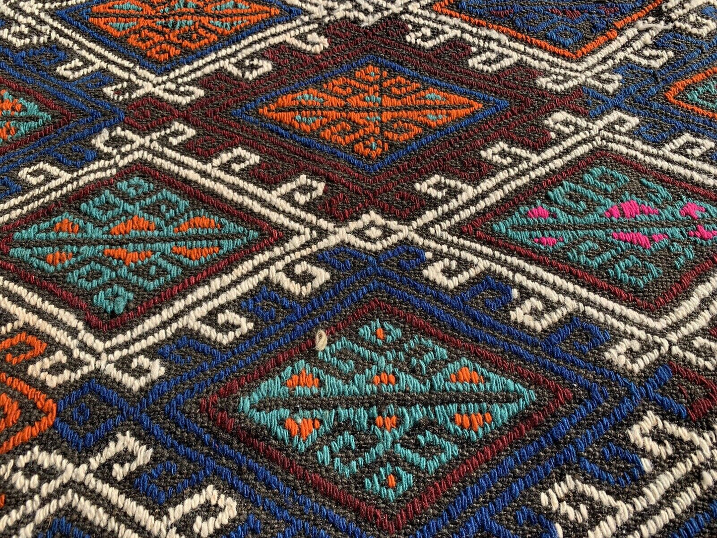 Traditional Turkish Kilim Carpet, Vintage Wool Country Kilim 147X147 Cm