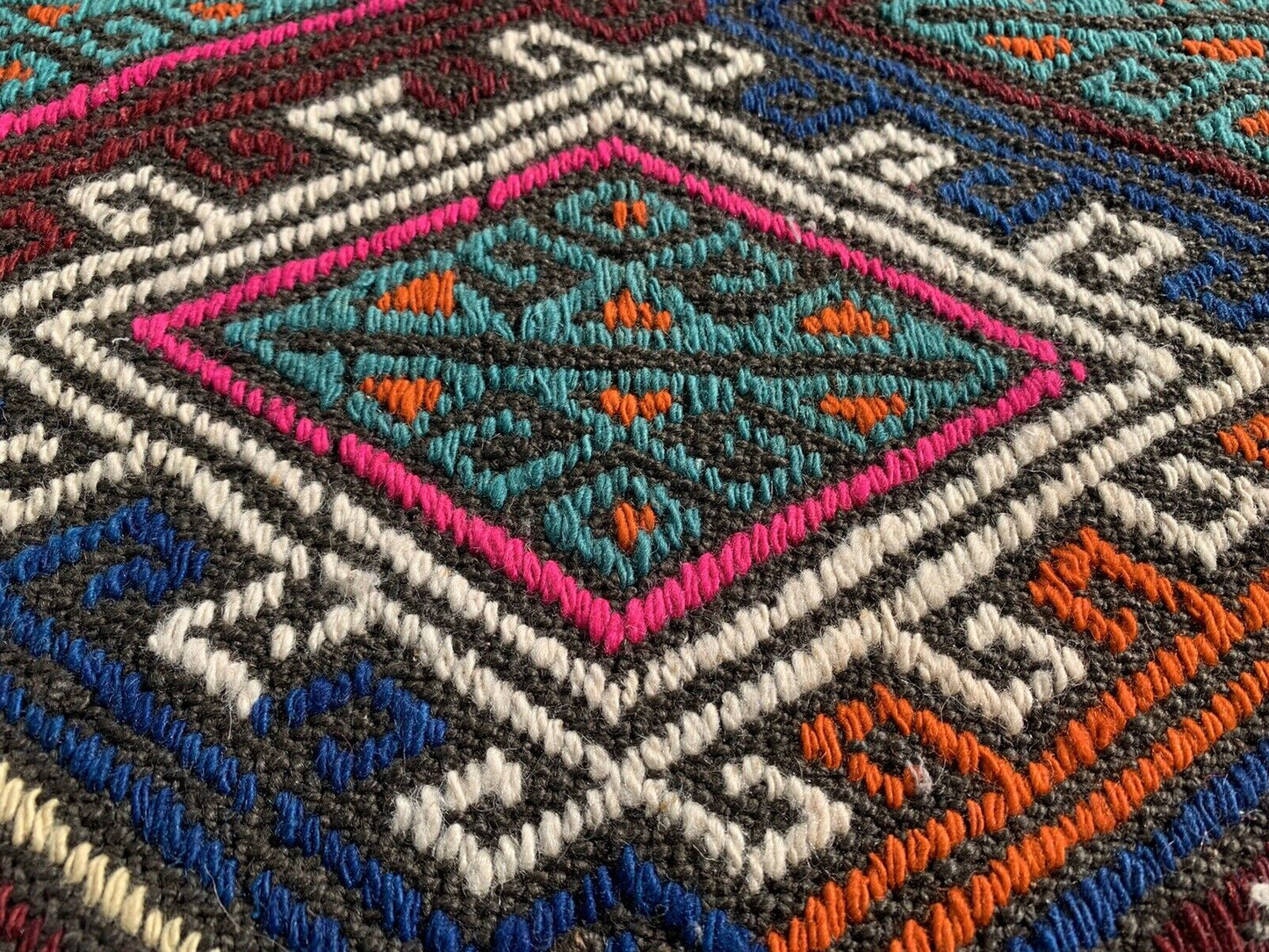 Traditional Turkish Kilim Carpet, Vintage Wool Country Kilim 147X147 Cm
