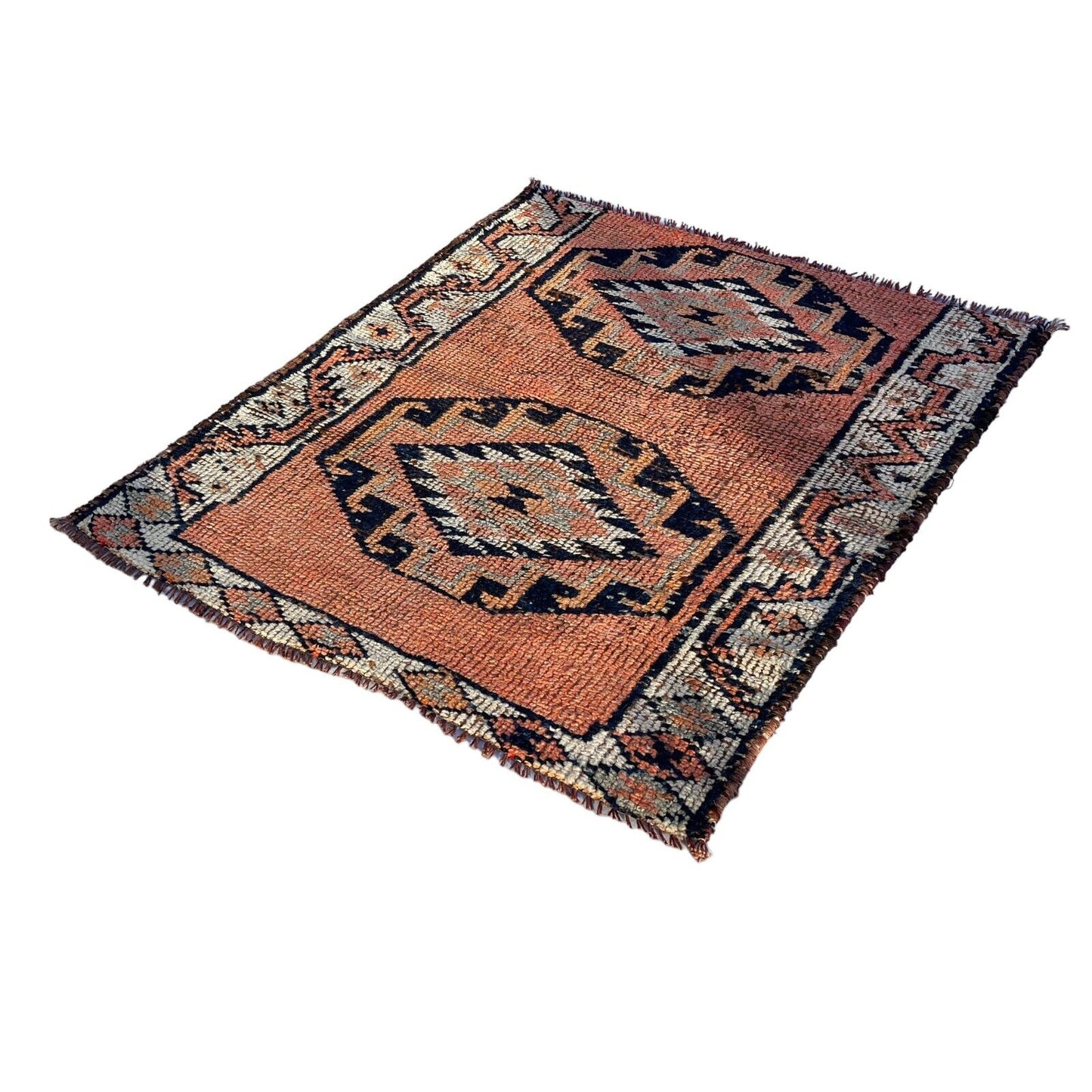 Traditional Kurdish Herki Rug,Vintage Teppich 110x95 Cm