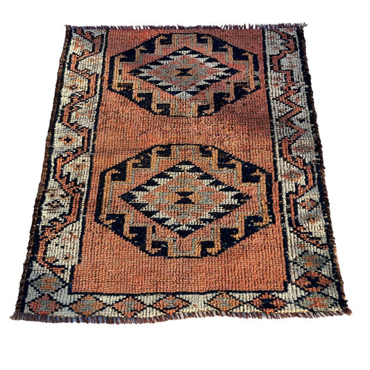 Traditional Kurdish Herki Rug,Vintage Teppich 110x95 Cm